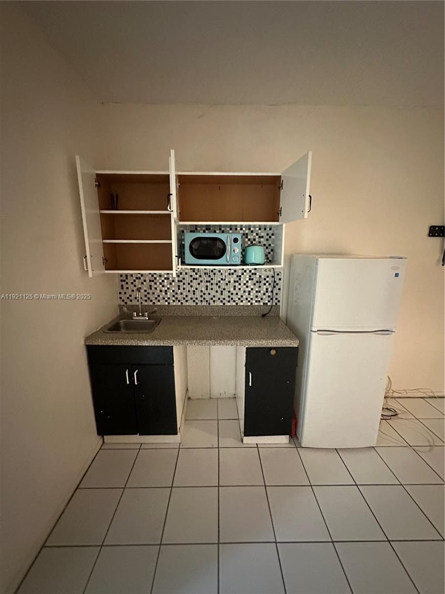 DIPLOMAT GOLF & RACQUET C · #2380 in Hallandale Beach - Photo 5