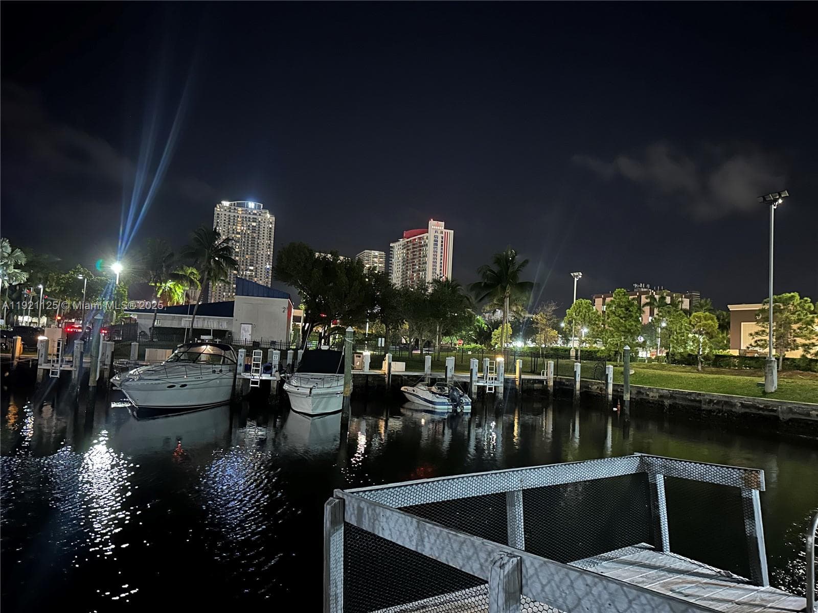 DIPLOMAT GOLF & RACQUET C · #2380 in Hallandale Beach - Photo 9