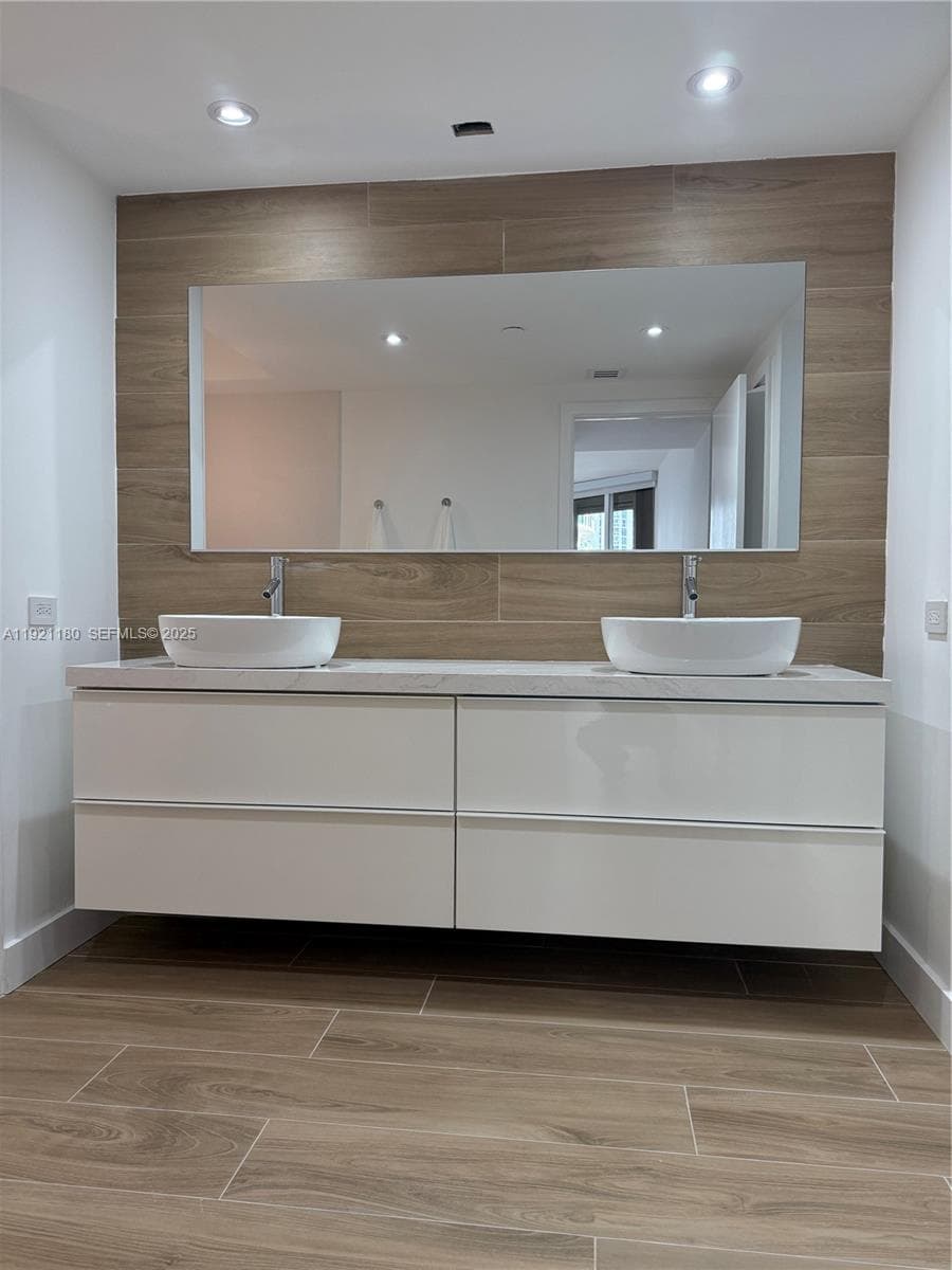TERRACES NORTH TURNBERRY · #504 in Aventura - Photo 12