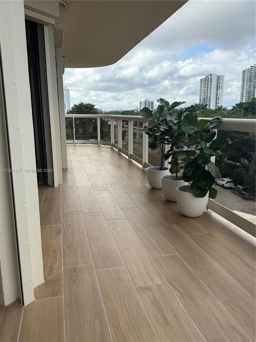 TERRACES NORTH TURNBERRY · #504 in Aventura - Photo 24