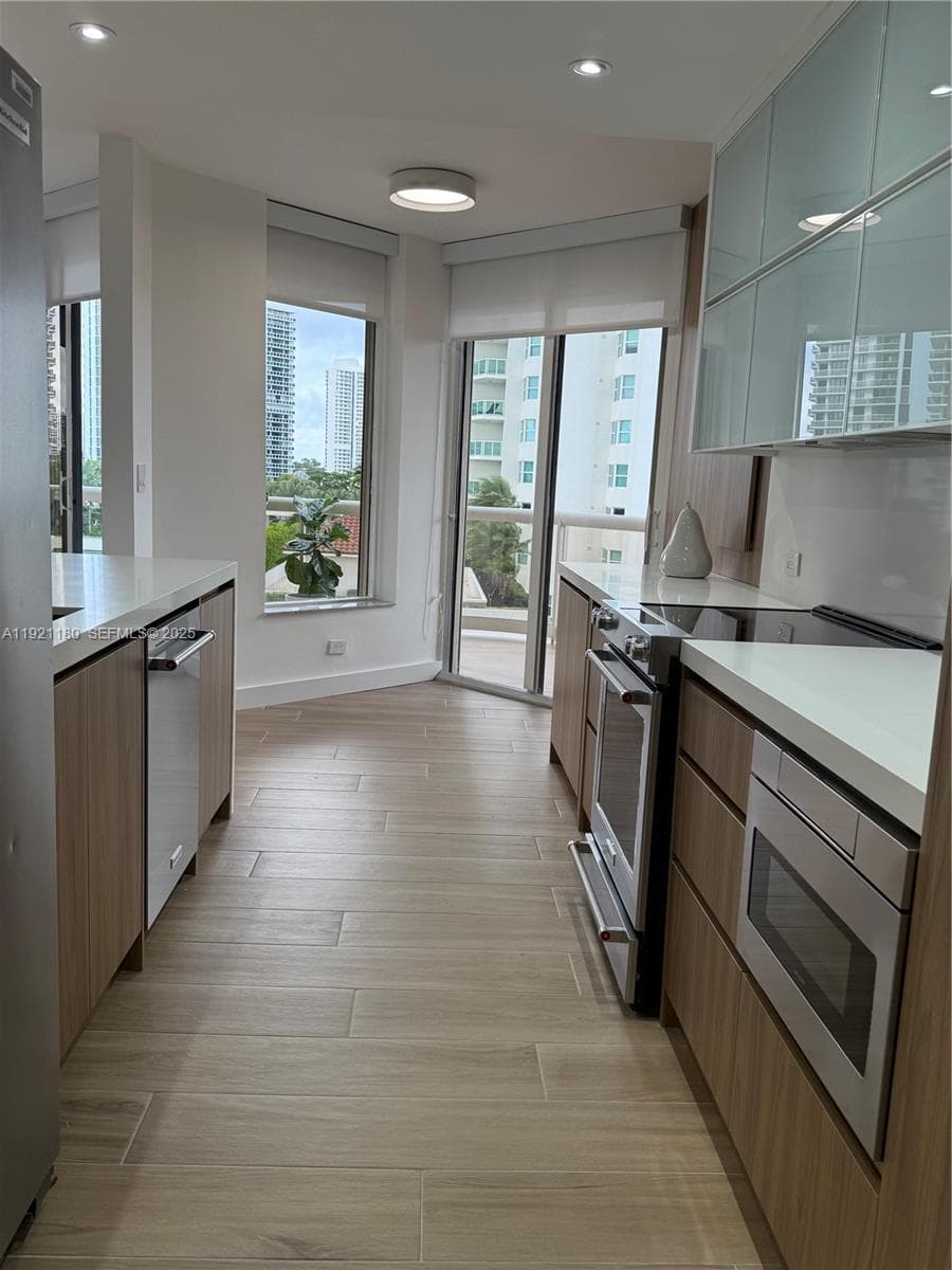 TERRACES NORTH TURNBERRY · #504 in Aventura - Photo 8