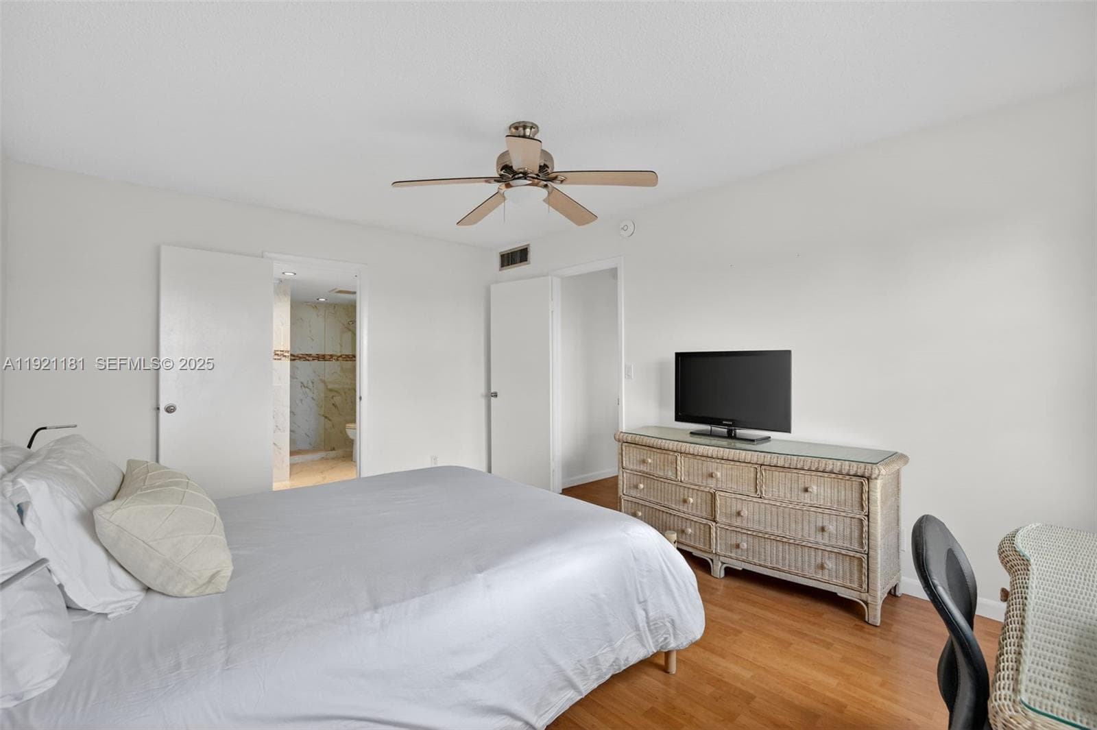 Fairways Riviera · #531 in Hallandale Beach - Photo 20