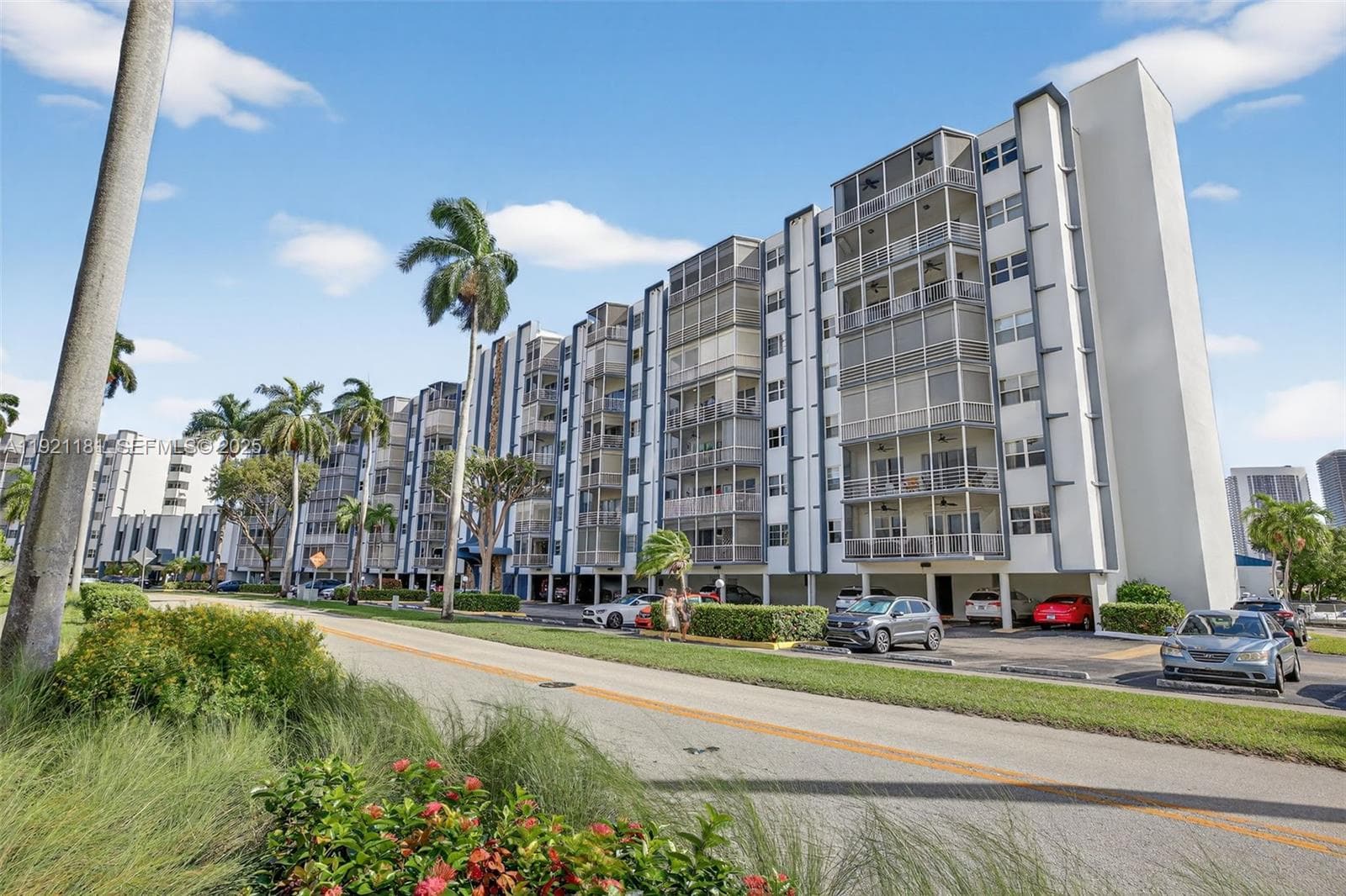 Fairways Riviera · #531 in Hallandale Beach - Photo 38