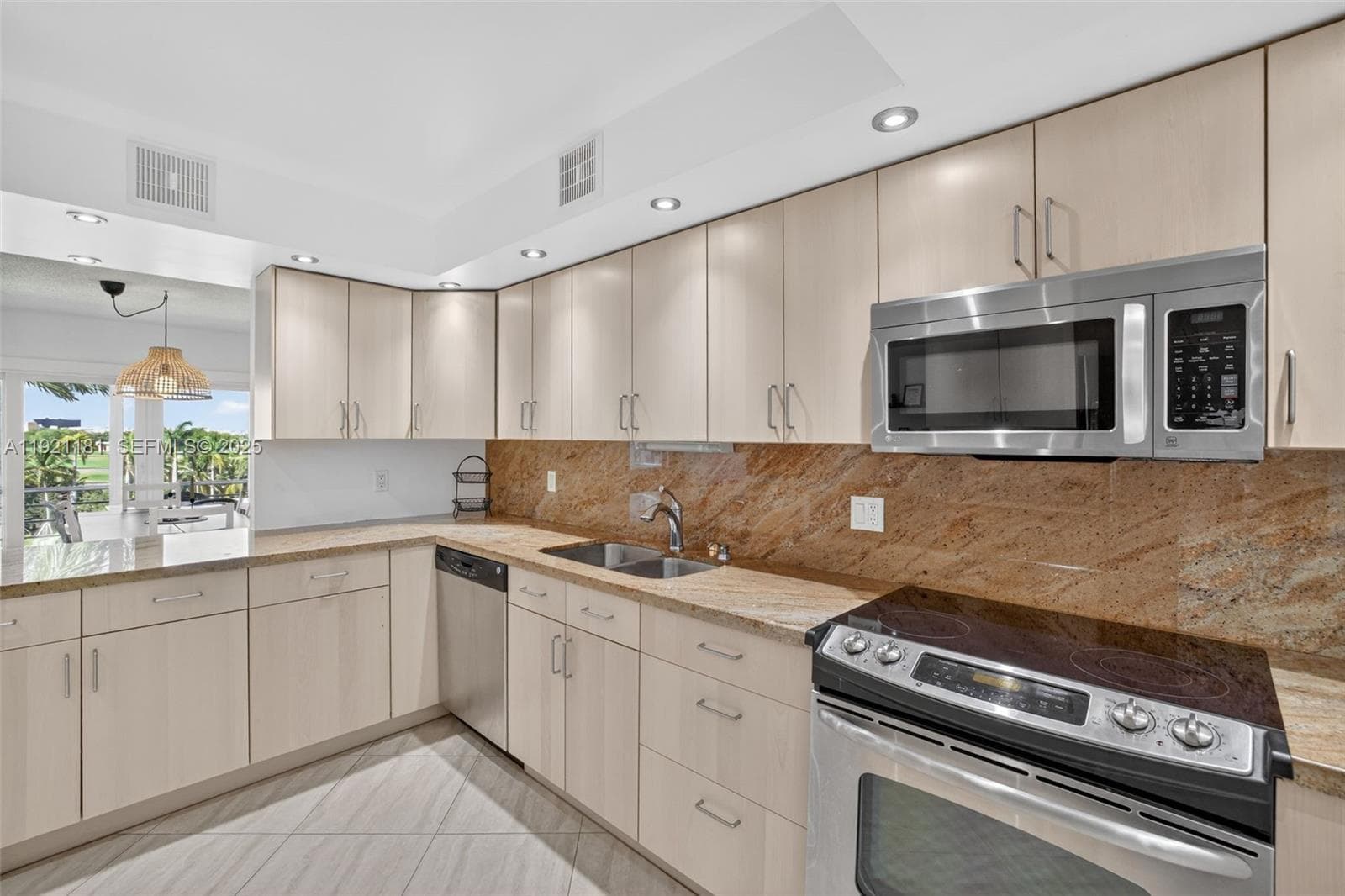 Fairways Riviera · #531 in Hallandale Beach - Photo 14
