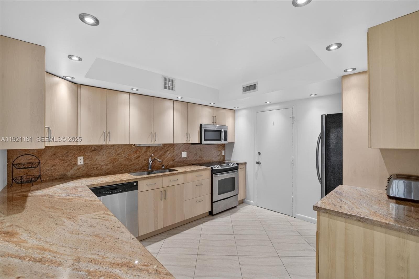 Fairways Riviera · #531 in Hallandale Beach - Photo 11