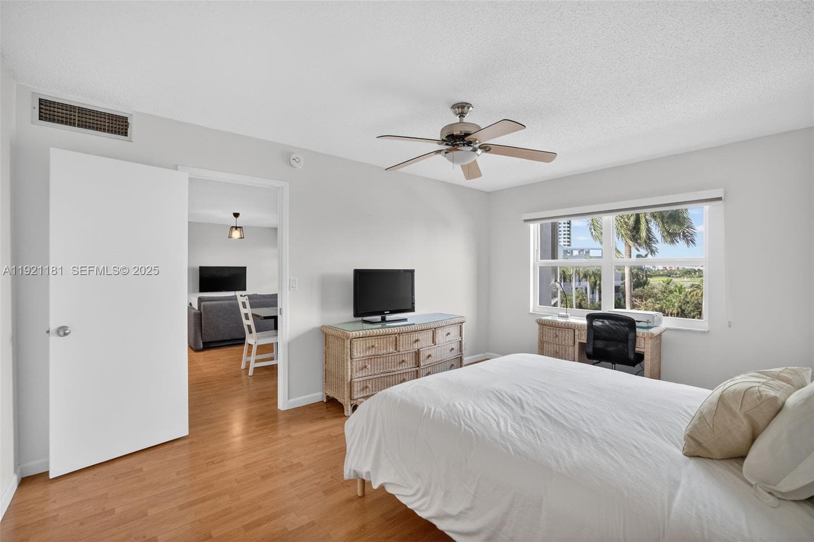 Fairways Riviera · #531 in Hallandale Beach - Photo 19