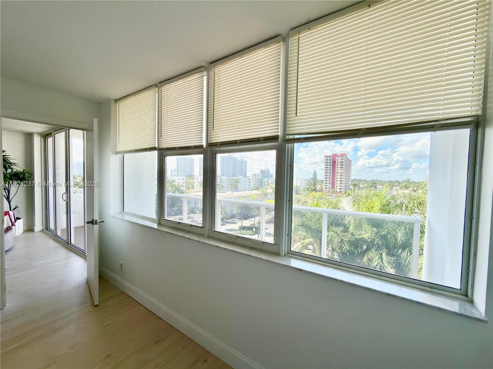 PARKER TOWER CONDO · #512 in Hallandale Beach - Photo 32