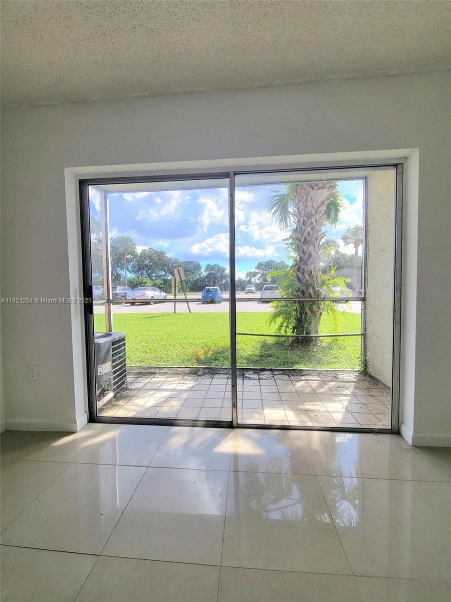 SUNSET HILLS I CONDOMINIU · #111 in Lauderdale Lakes - Photo 3