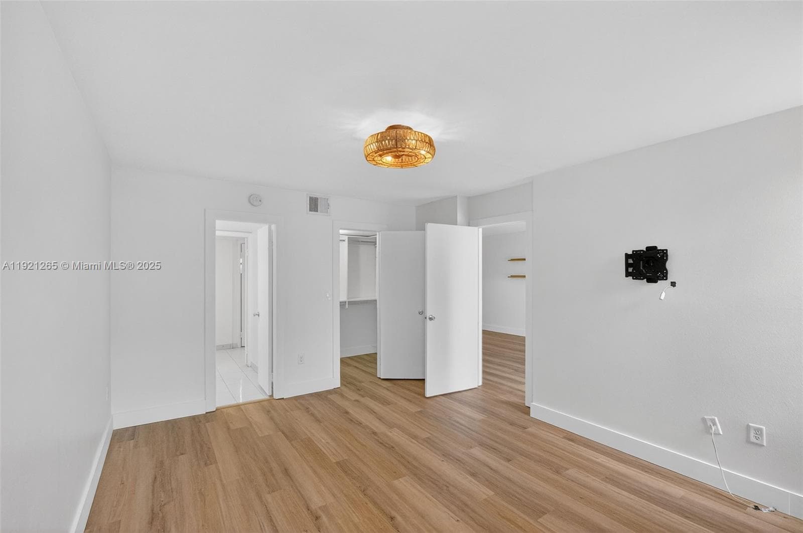 LINCOLN WEST TOWERS CONDO · #602 in Miami Beach - Photo 23