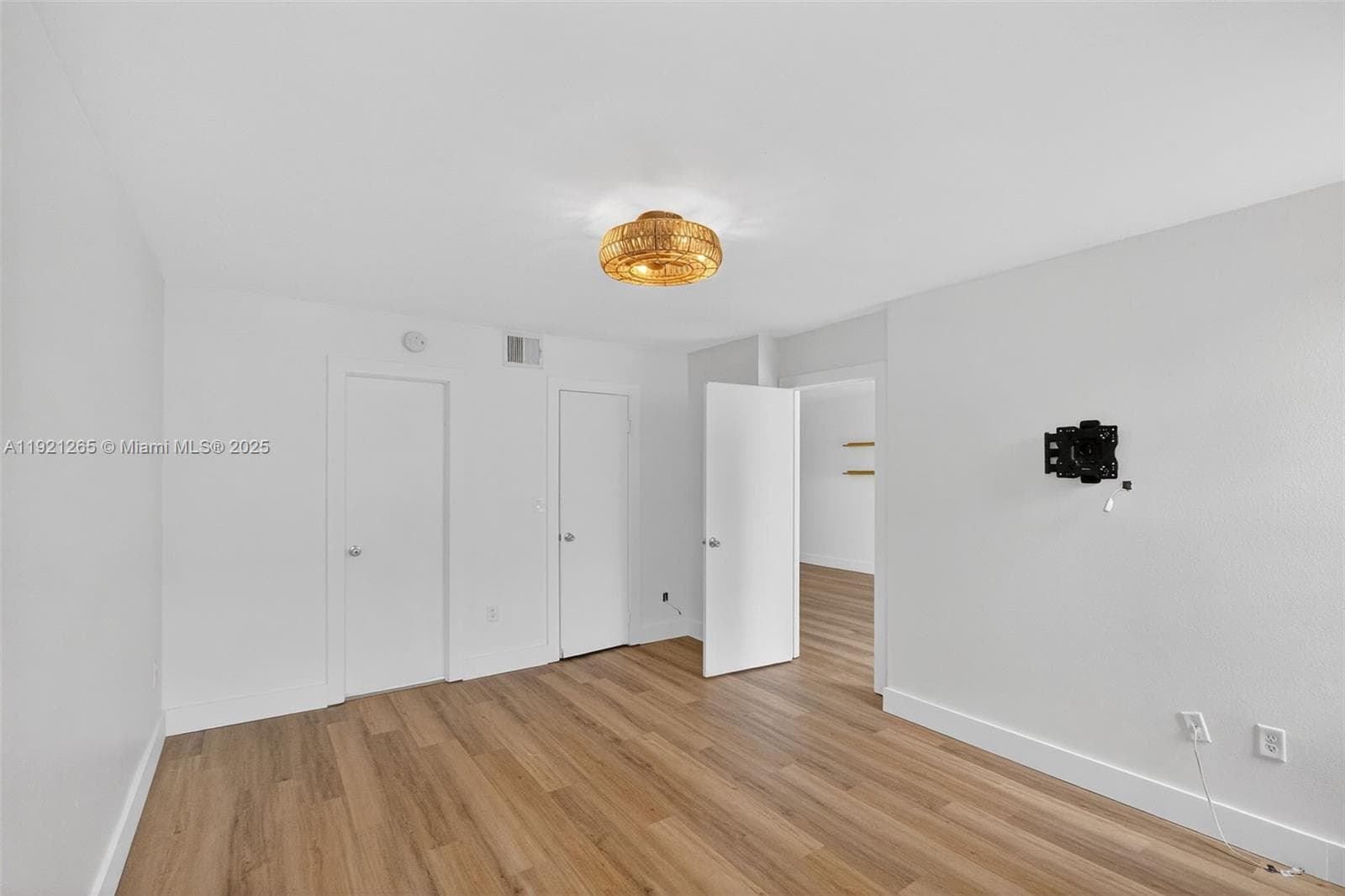 LINCOLN WEST TOWERS CONDO · #602 in Miami Beach - Photo 22