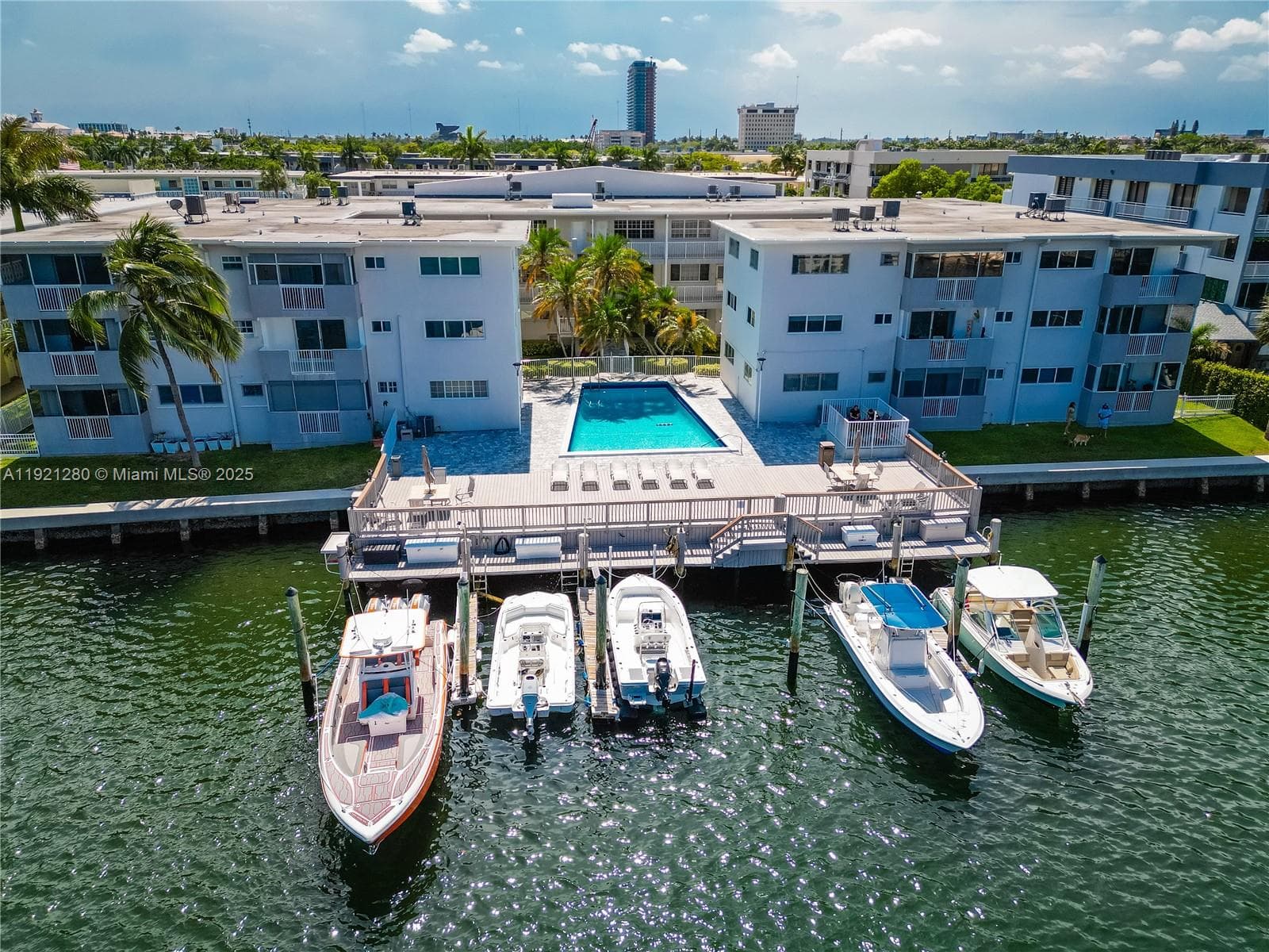 Woodlake Apts · #305 in Hallandale Beach - Photo 3