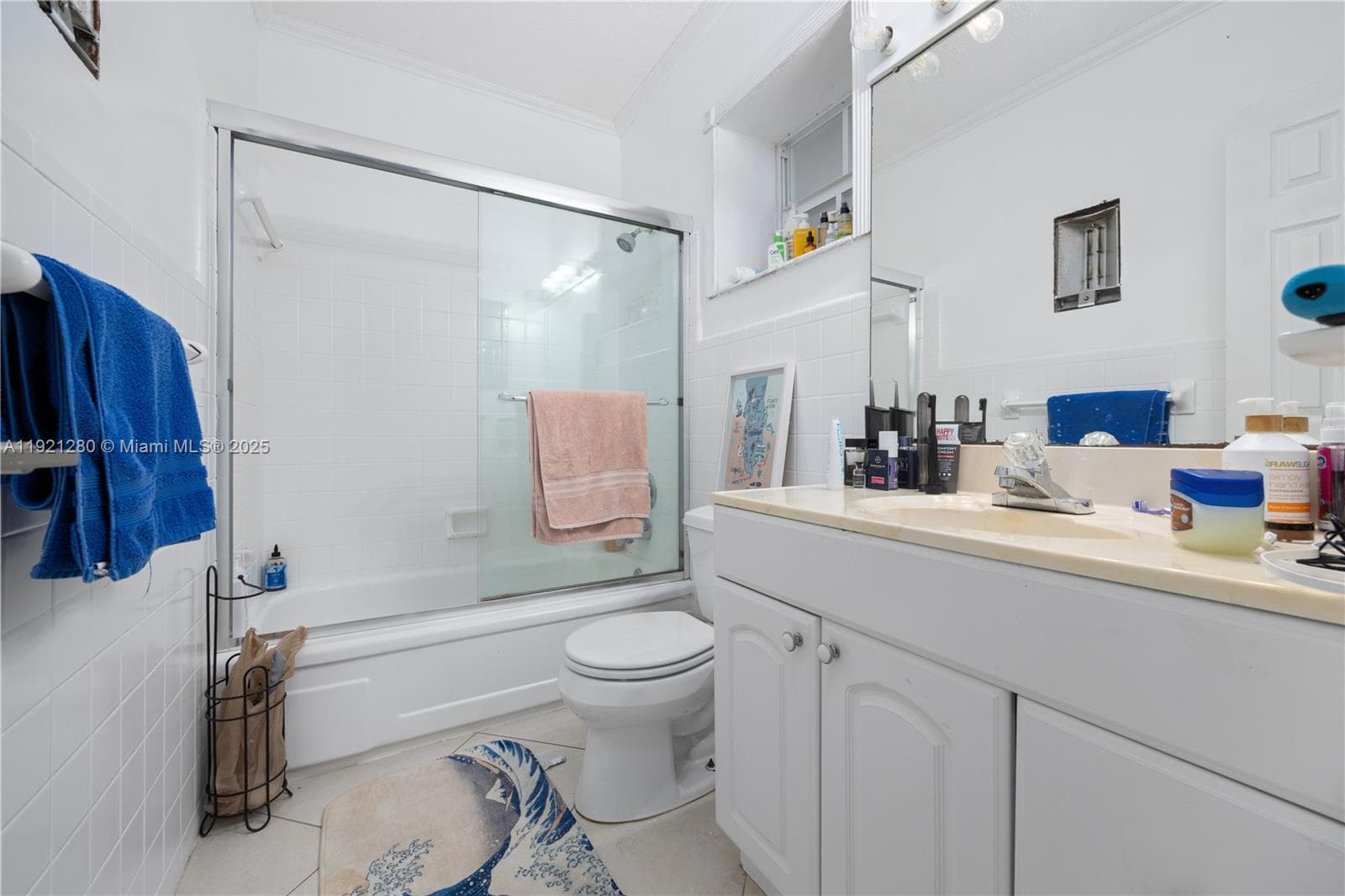 Woodlake Apts · #305 in Hallandale Beach - Photo 8