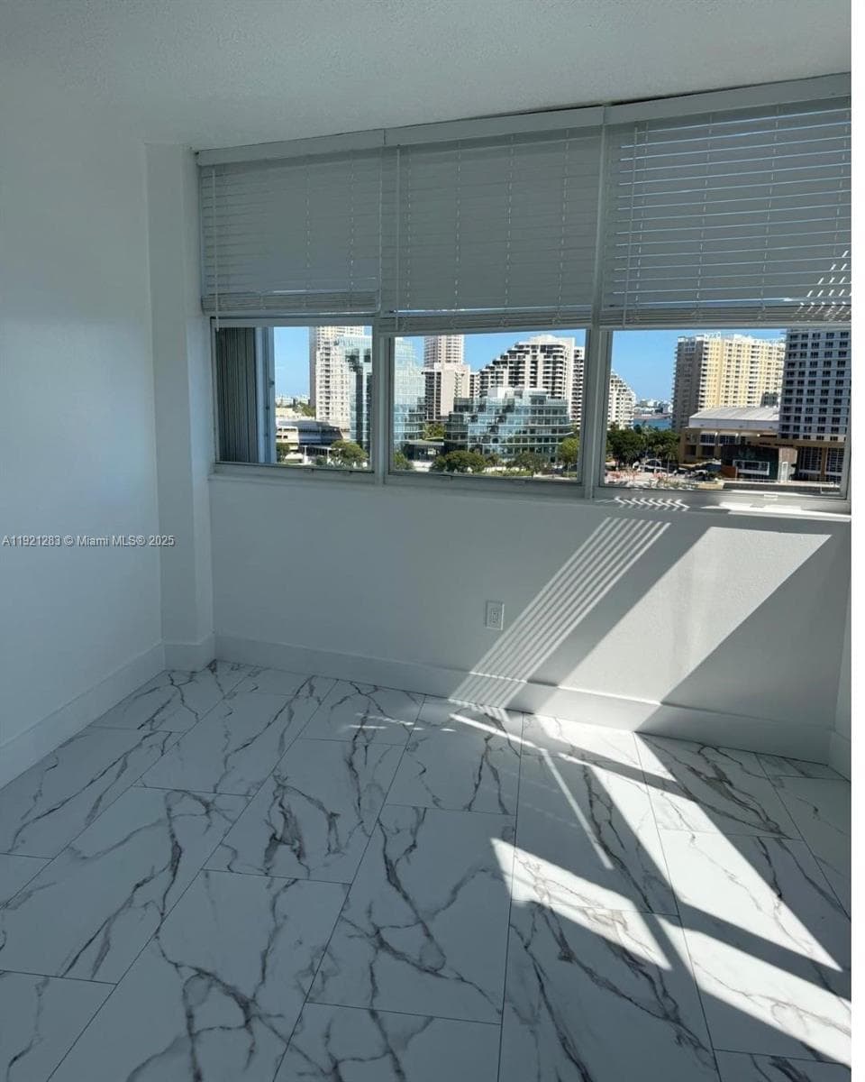 FOUR AMBASSADORS CONDO PH · #1030 in Miami - Photo 11