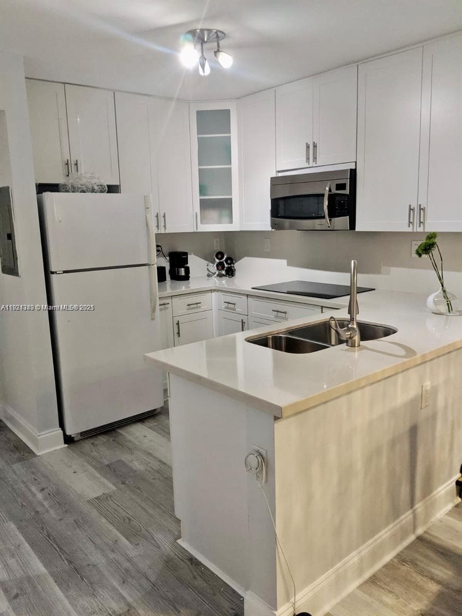 TALL TREES CONDO · #315 in North Miami Beach - Photo 3