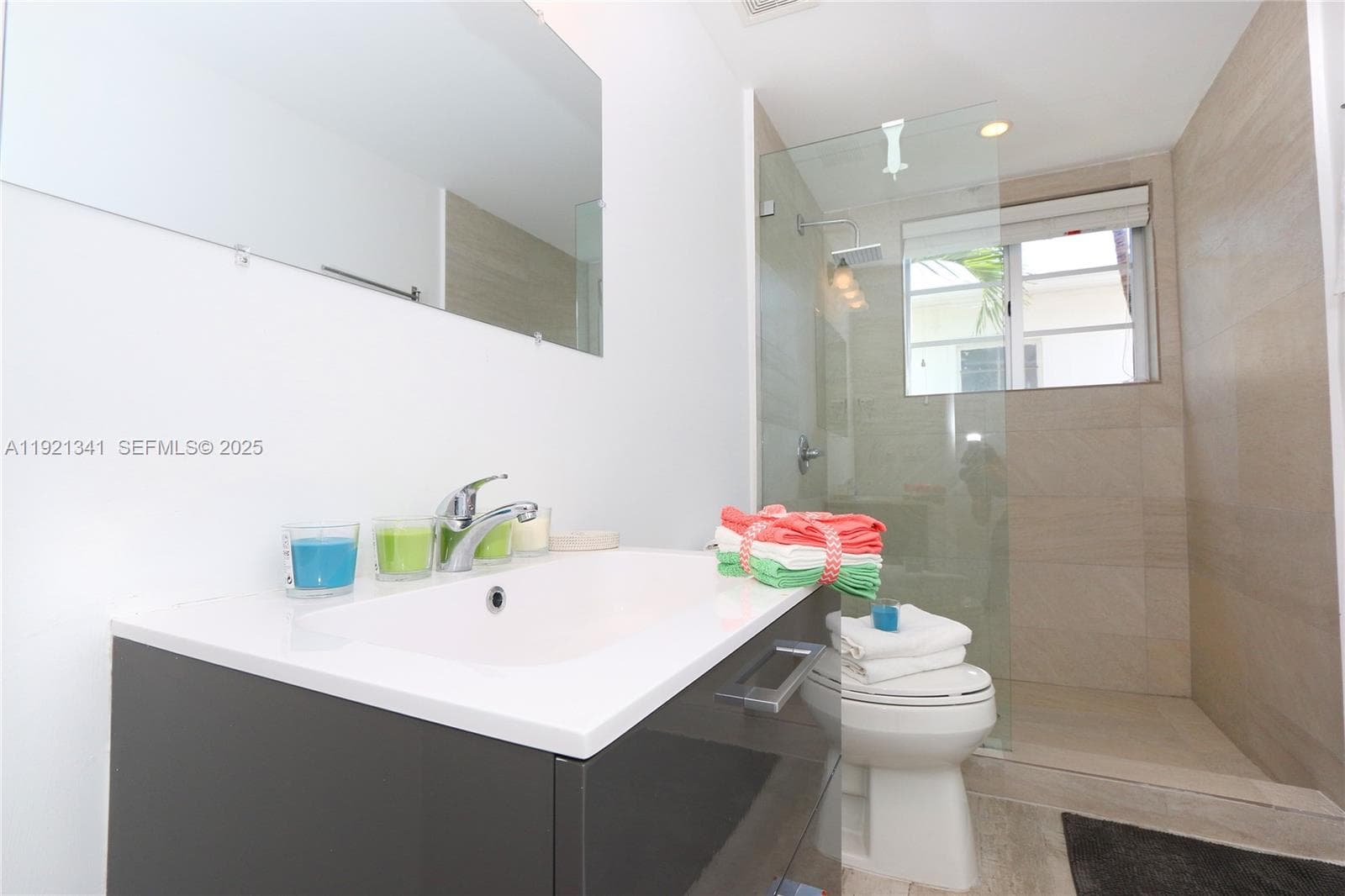 DANIELE CONDO · #105 in Miami Beach - Photo 5