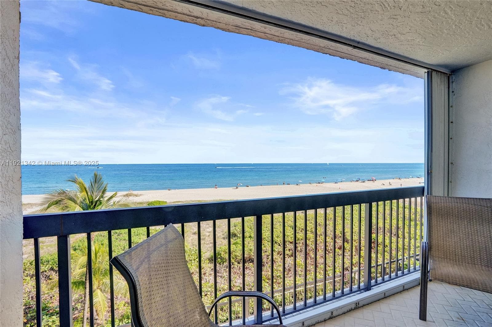 Silver Thatch · #308 in Pompano Beach - Photo 2