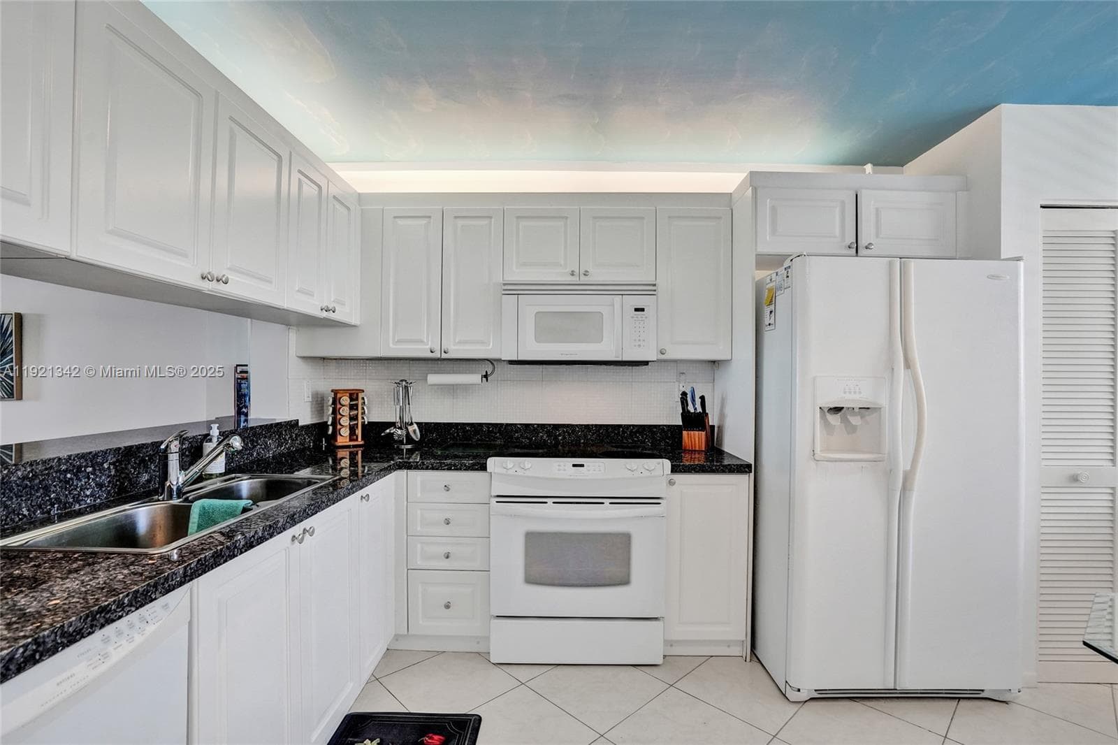 Silver Thatch · #308 in Pompano Beach - Photo 20