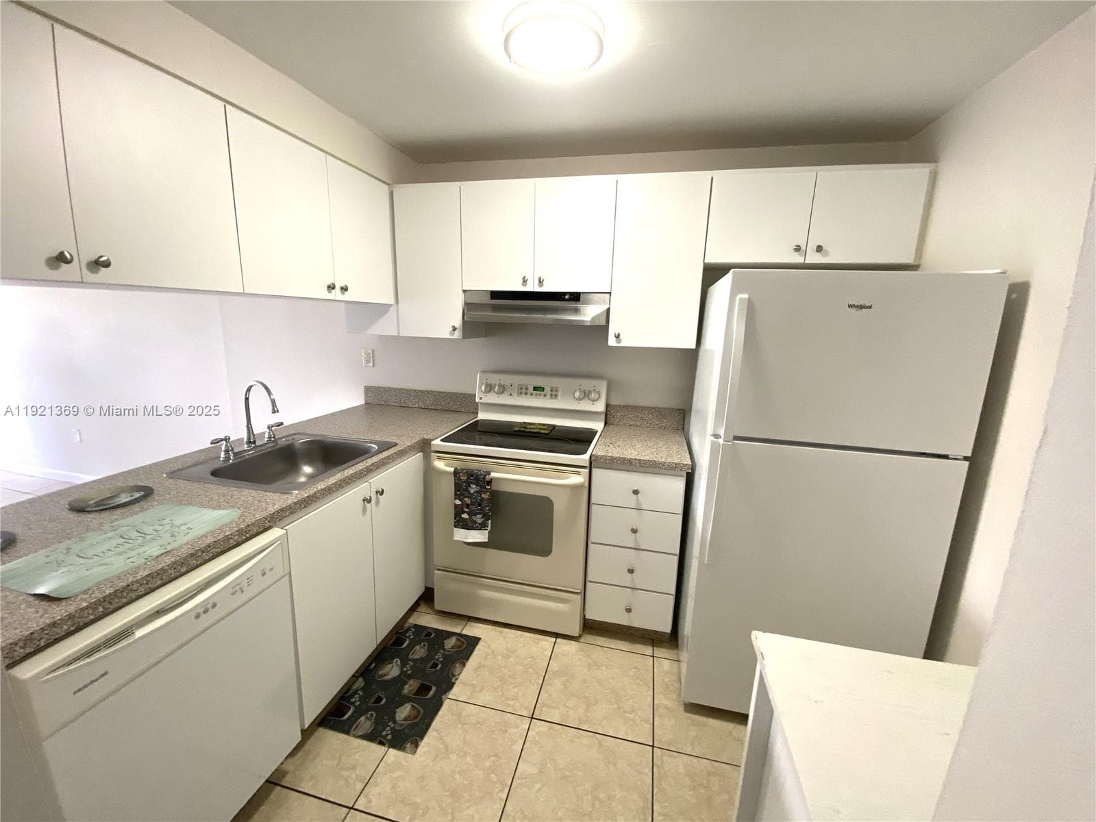 TALL TREES CONDO · #513 in North Miami Beach - Photo 2