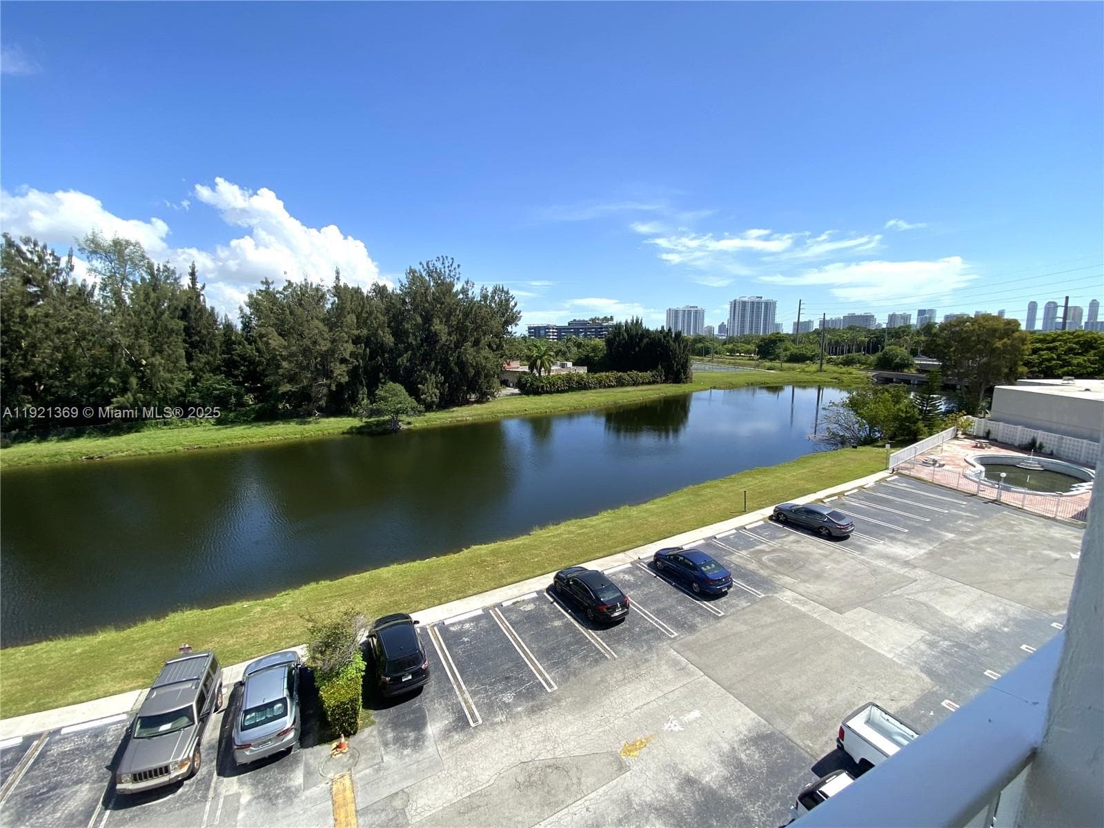 TALL TREES CONDO · #513 in North Miami Beach - Photo 6
