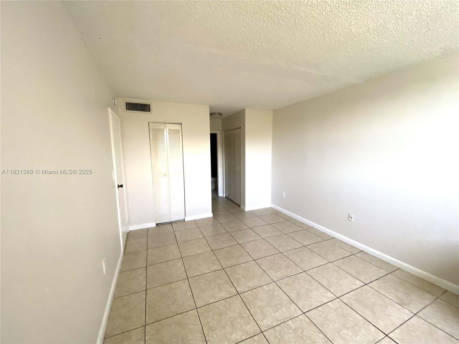 TALL TREES CONDO · #513 in North Miami Beach - Photo 12