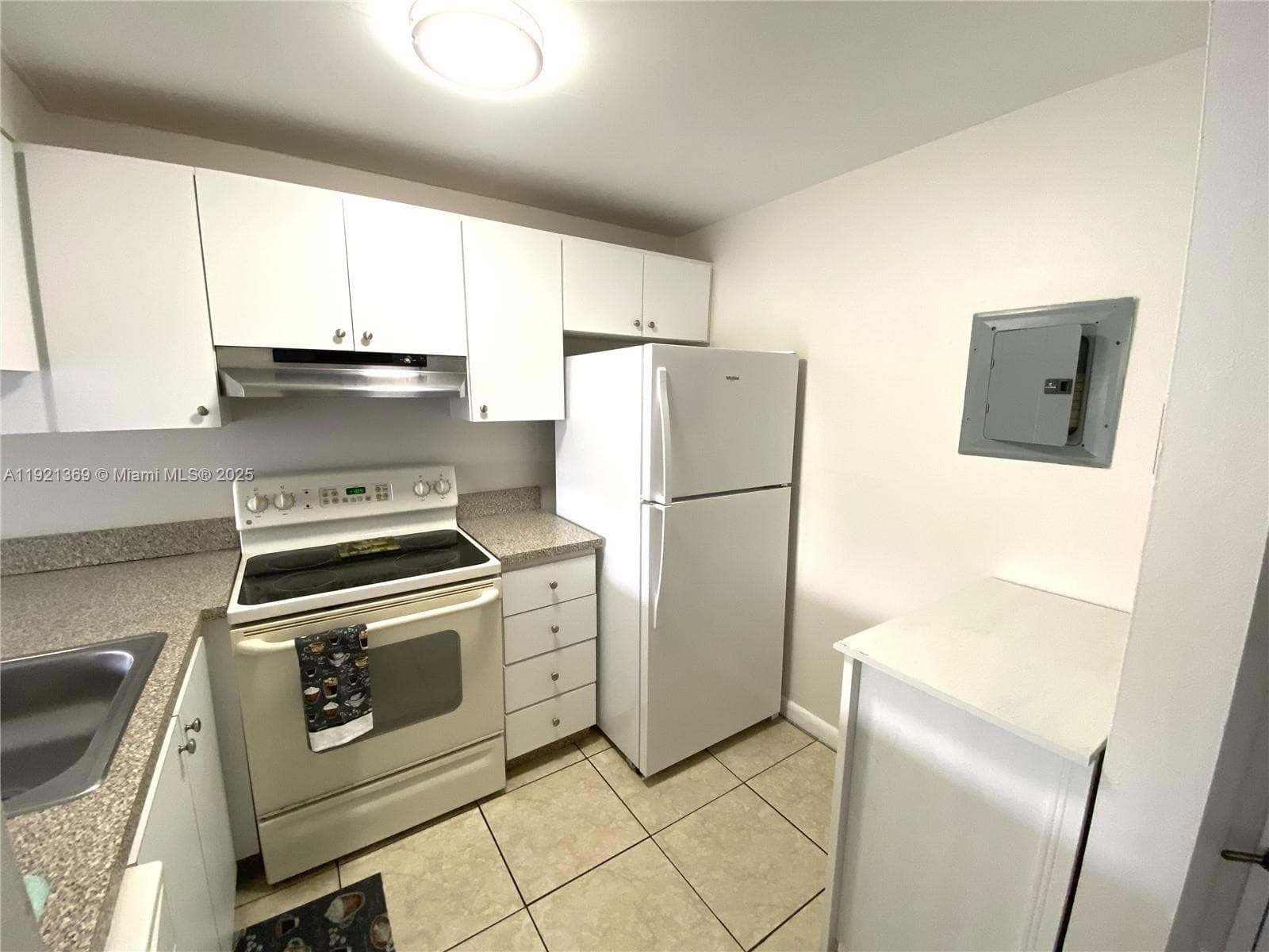 TALL TREES CONDO · #513 in North Miami Beach - Photo 3