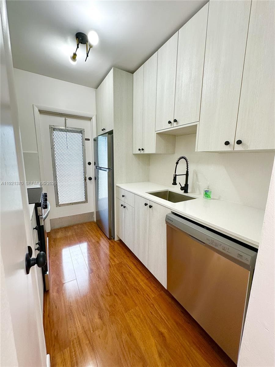 SEVENTEENTH GREEN CONDO · #209 in Hallandale Beach - Photo 7
