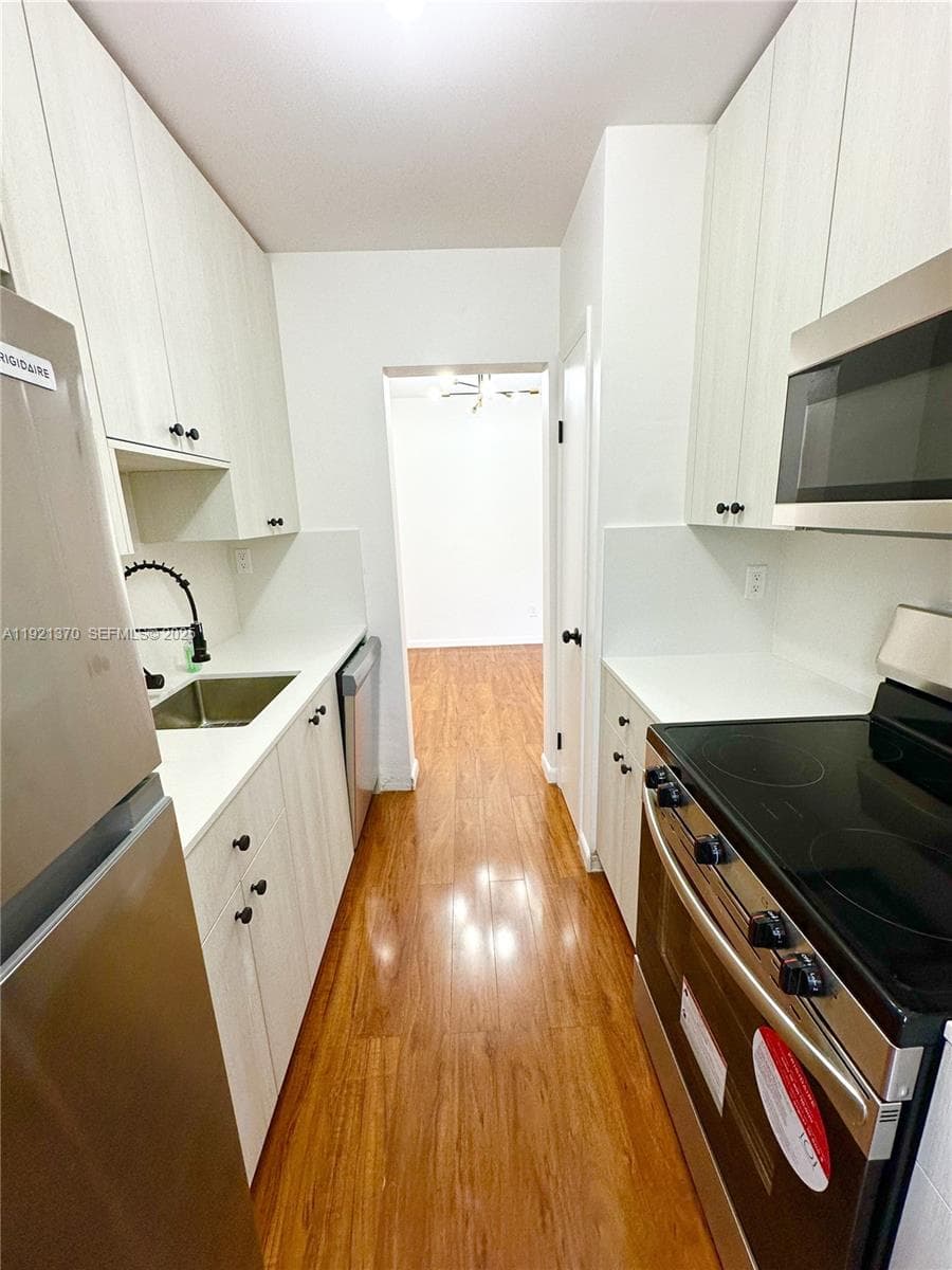 SEVENTEENTH GREEN CONDO · #209 in Hallandale Beach - Photo 5