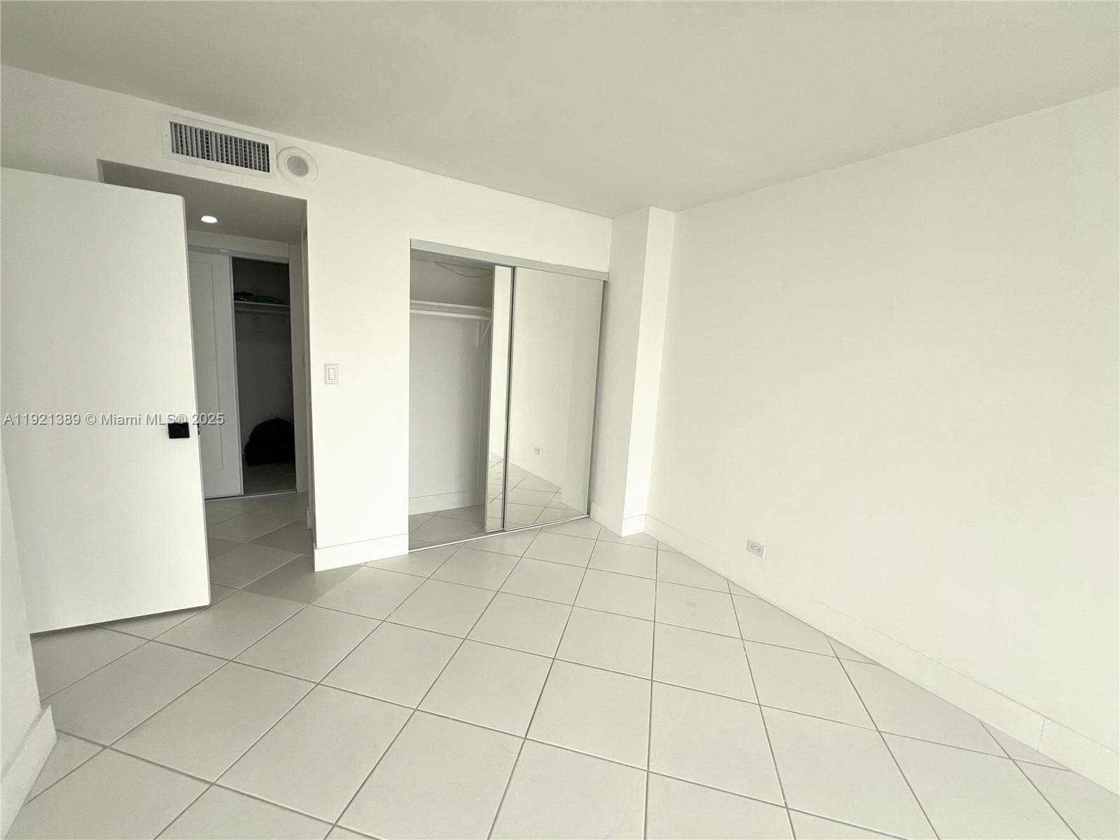 WINSTON TOWERS 200 · #2012 in Sunny Isles Beach - Photo 16