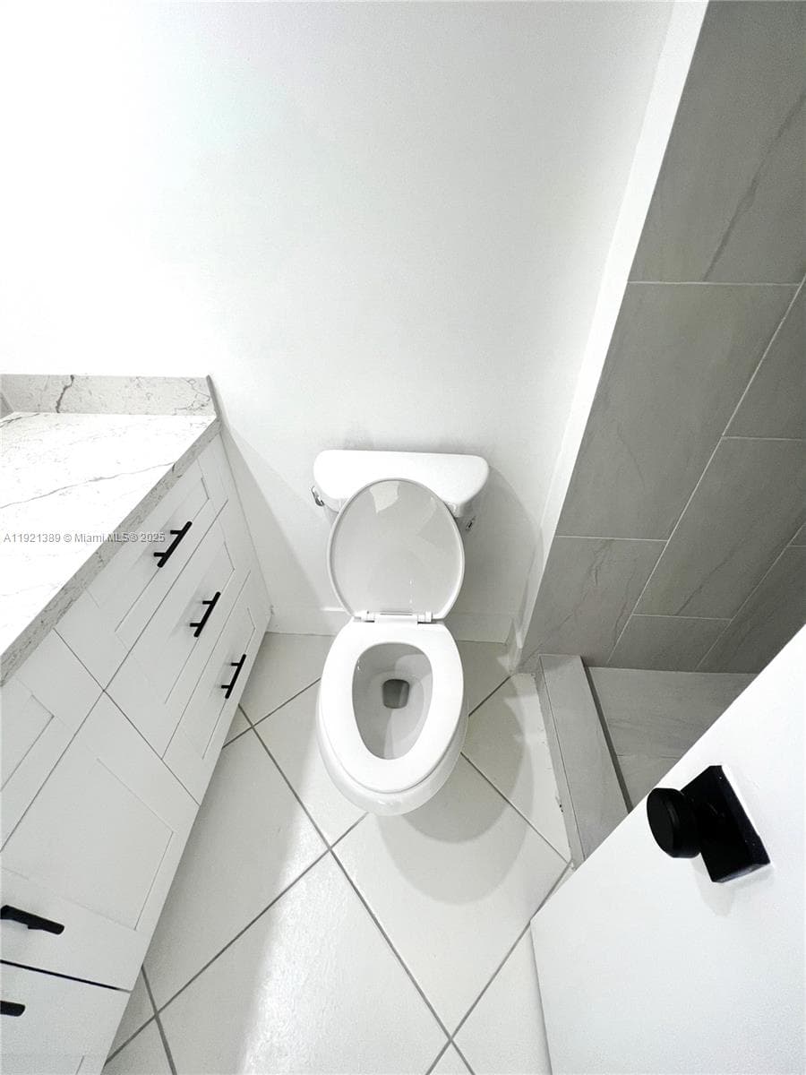 WINSTON TOWERS 200 · #2012 in Sunny Isles Beach - Photo 12