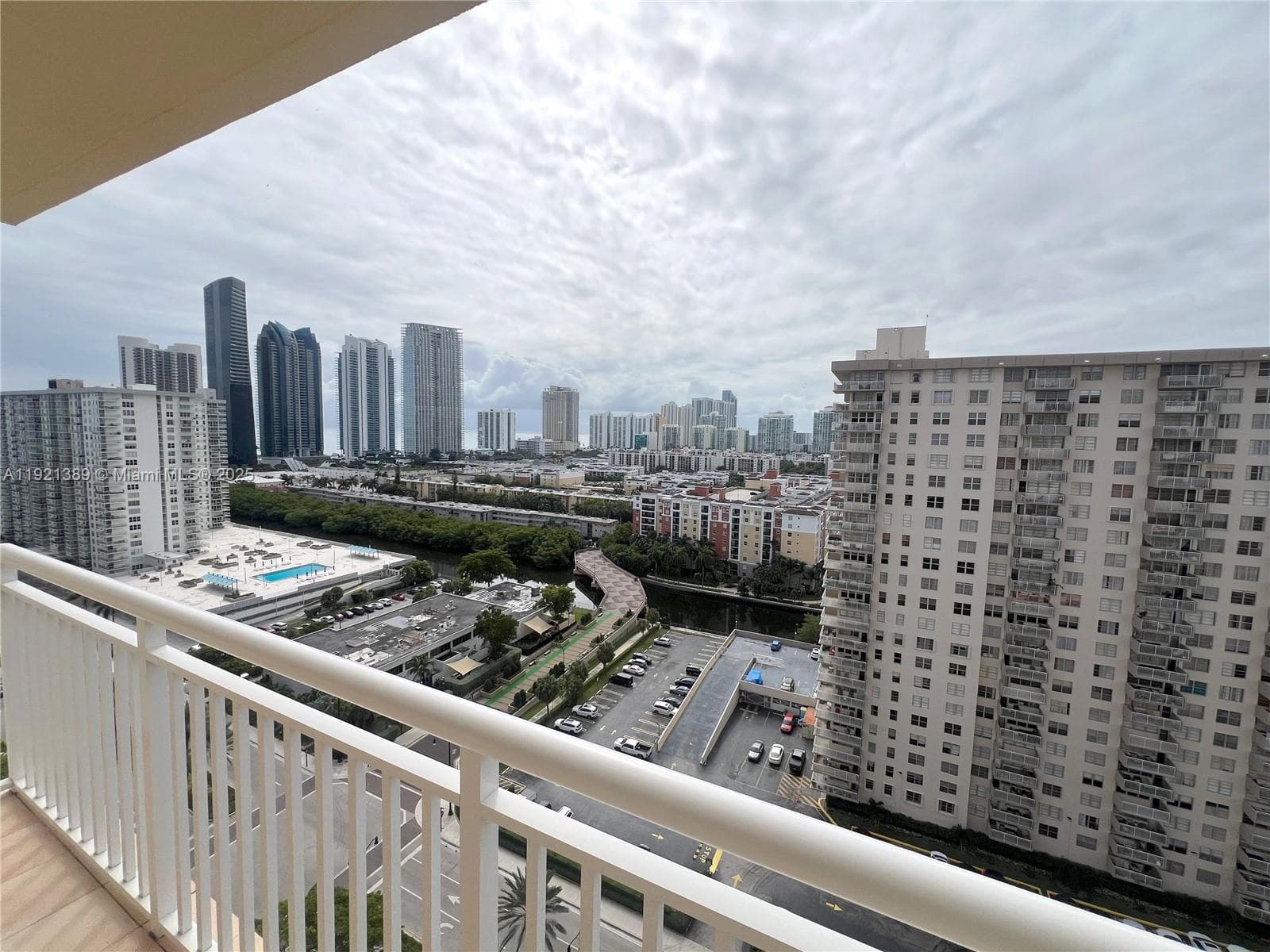 WINSTON TOWERS 200 · #2012 in Sunny Isles Beach - Photo 22