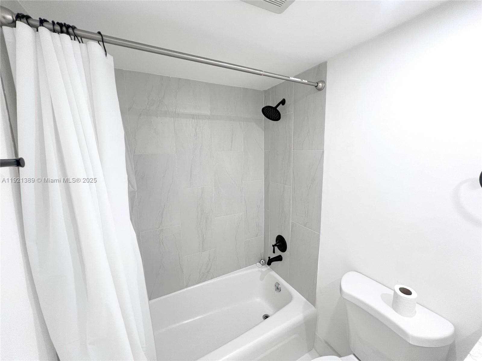 WINSTON TOWERS 200 · #2012 in Sunny Isles Beach - Photo 20