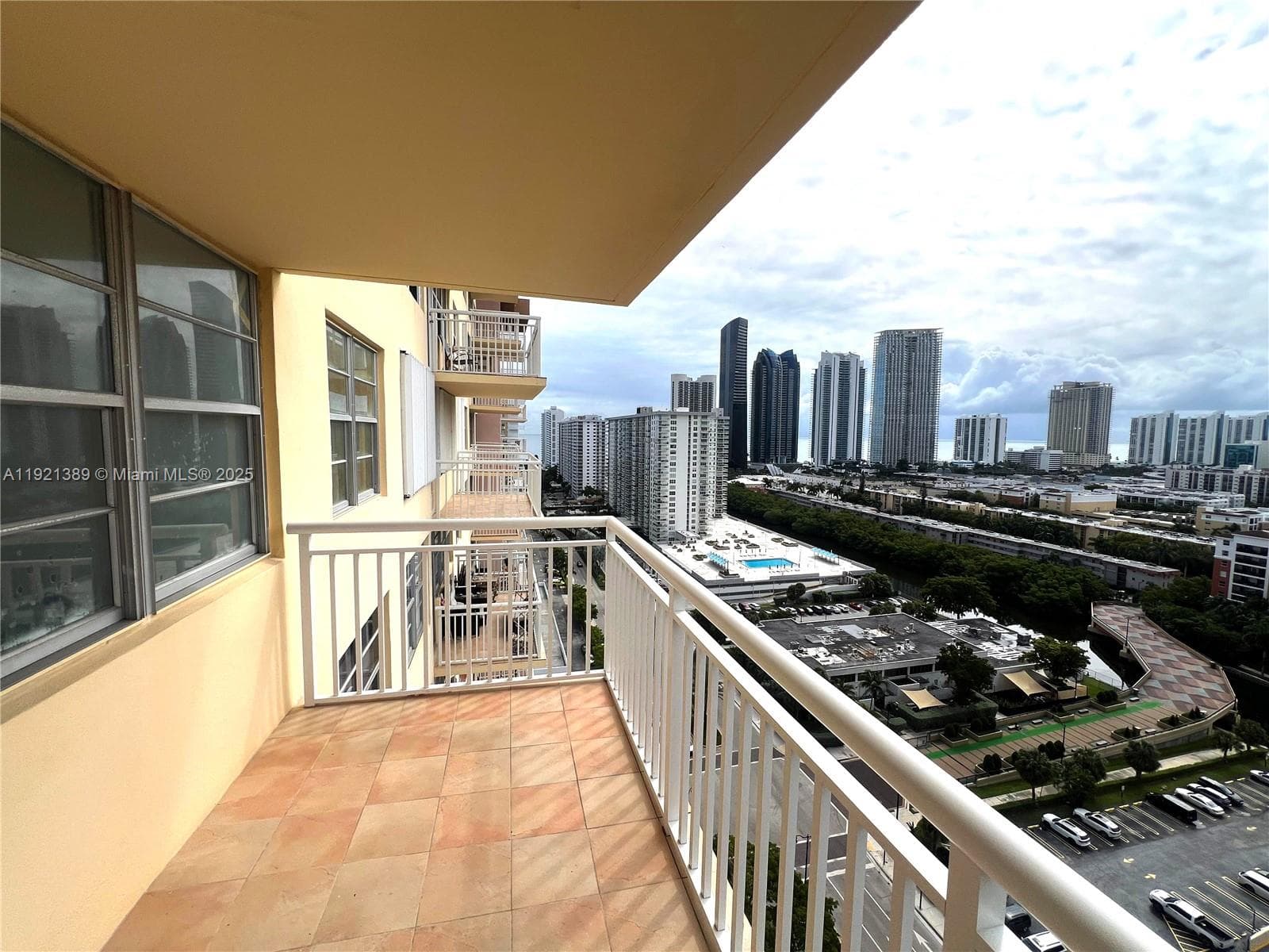 WINSTON TOWERS 200 · #2012 in Sunny Isles Beach - Photo 34