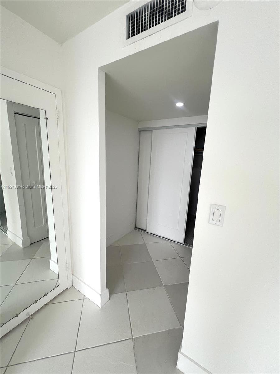 WINSTON TOWERS 200 · #2012 in Sunny Isles Beach - Photo 18