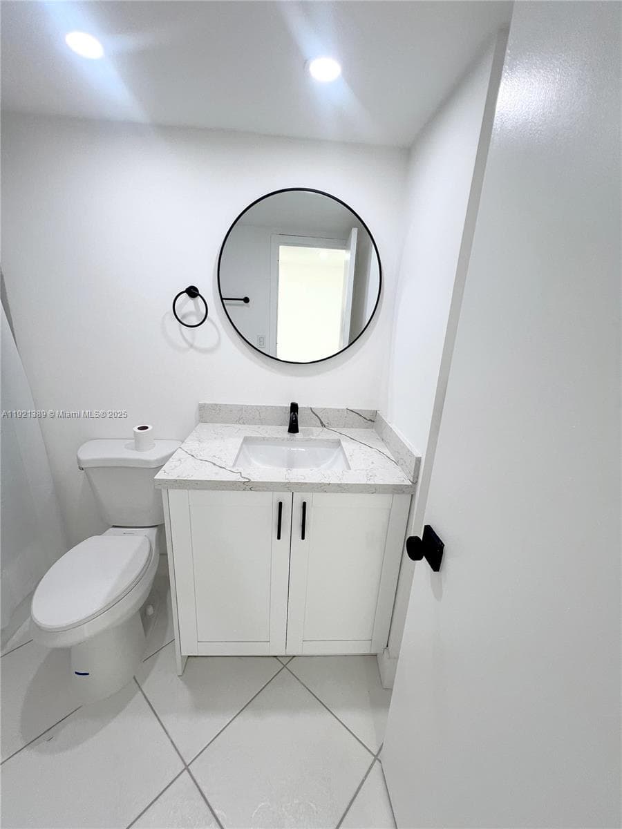 WINSTON TOWERS 200 · #2012 in Sunny Isles Beach - Photo 19