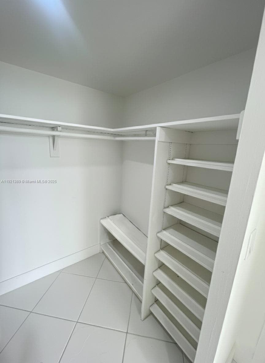 WINSTON TOWERS 200 · #2012 in Sunny Isles Beach - Photo 4