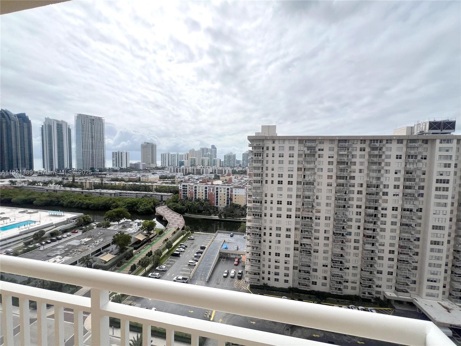 WINSTON TOWERS 200 · #2012 in Sunny Isles Beach - Photo 21