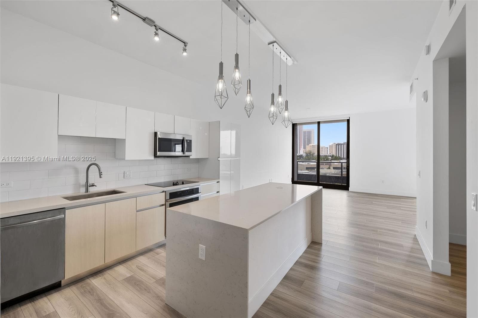 Slate Hallandale · #0510 in Hallandale Beach - Photo 2