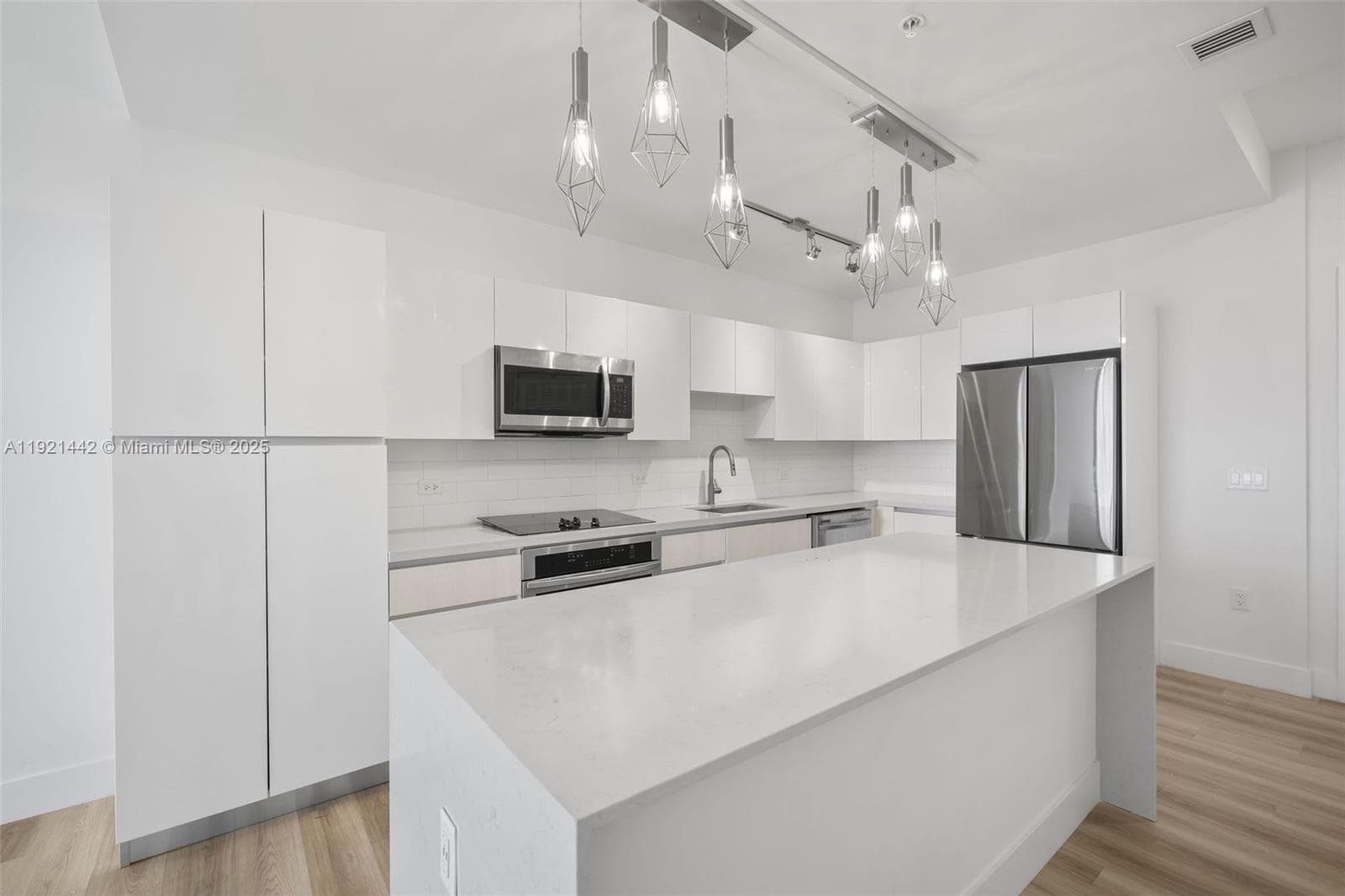Mondrian Residences · #2604 in Hallandale Beach - Photo 19
