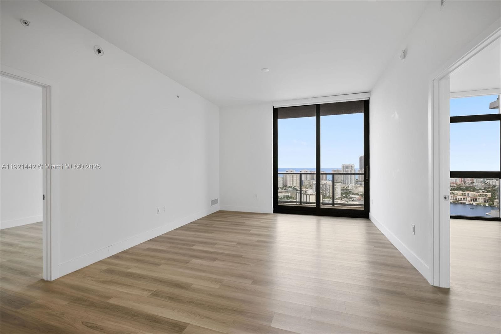 Mondrian Residences · #2604 in Hallandale Beach - Photo 25