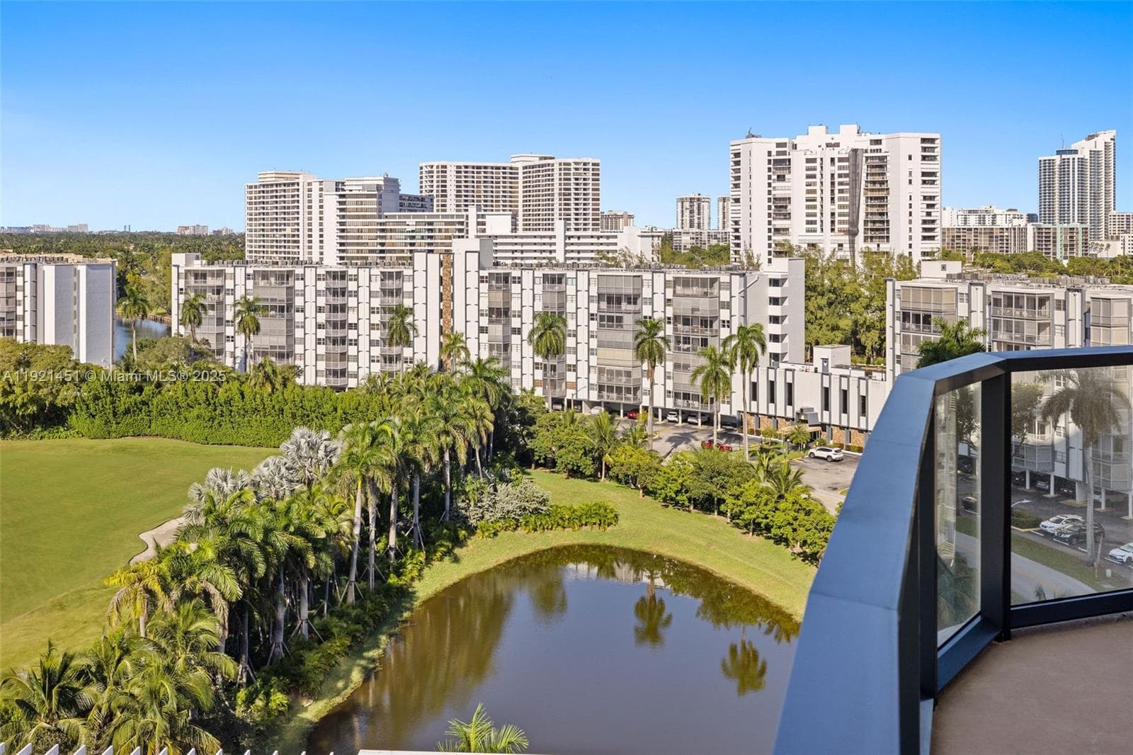 Mondrian Hallandale · #0901 in Hallandale Beach - Photo 12