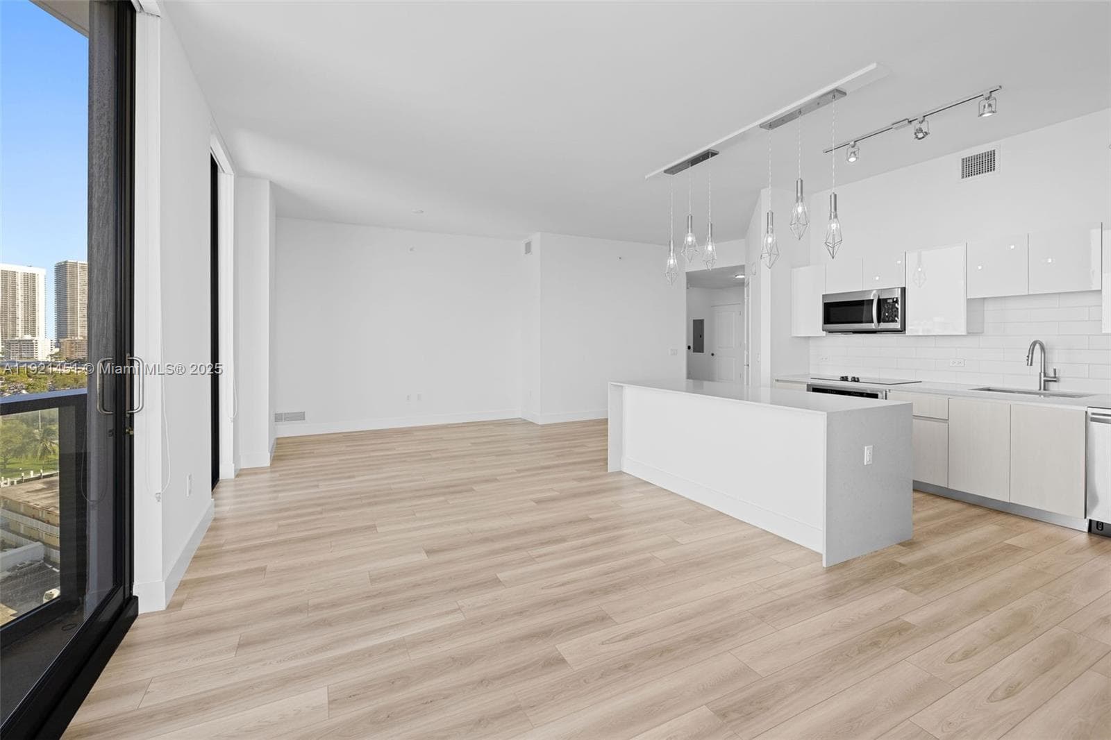 Mondrian Hallandale · #0901 in Hallandale Beach - Photo 8