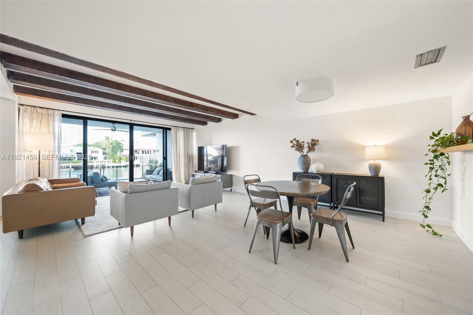 POINCIANA IS YT & RCQ CLU · #1415 in Sunny Isles Beach - Photo 9