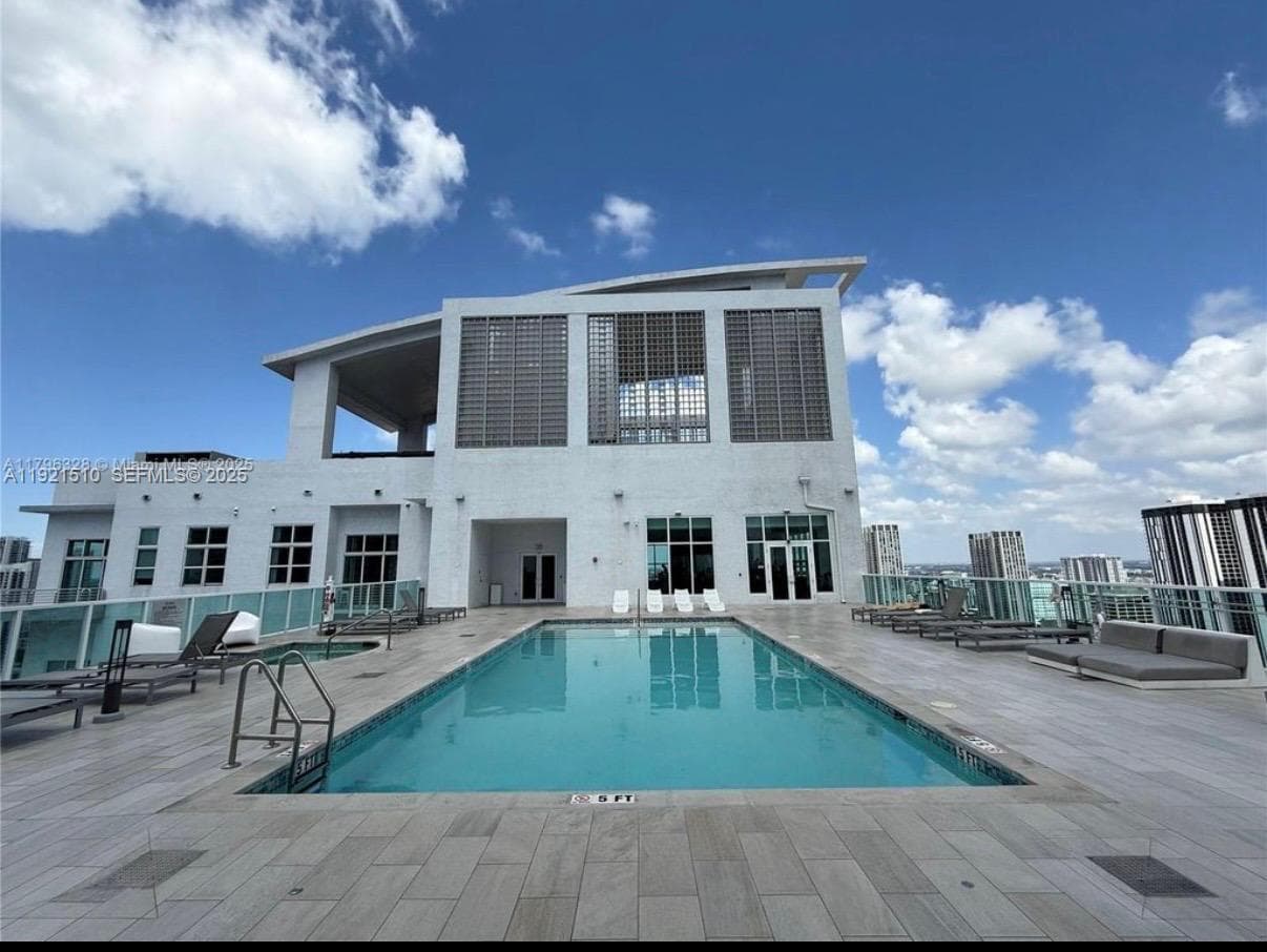 Loft Downtown II · #508 in Miami - Photo 17