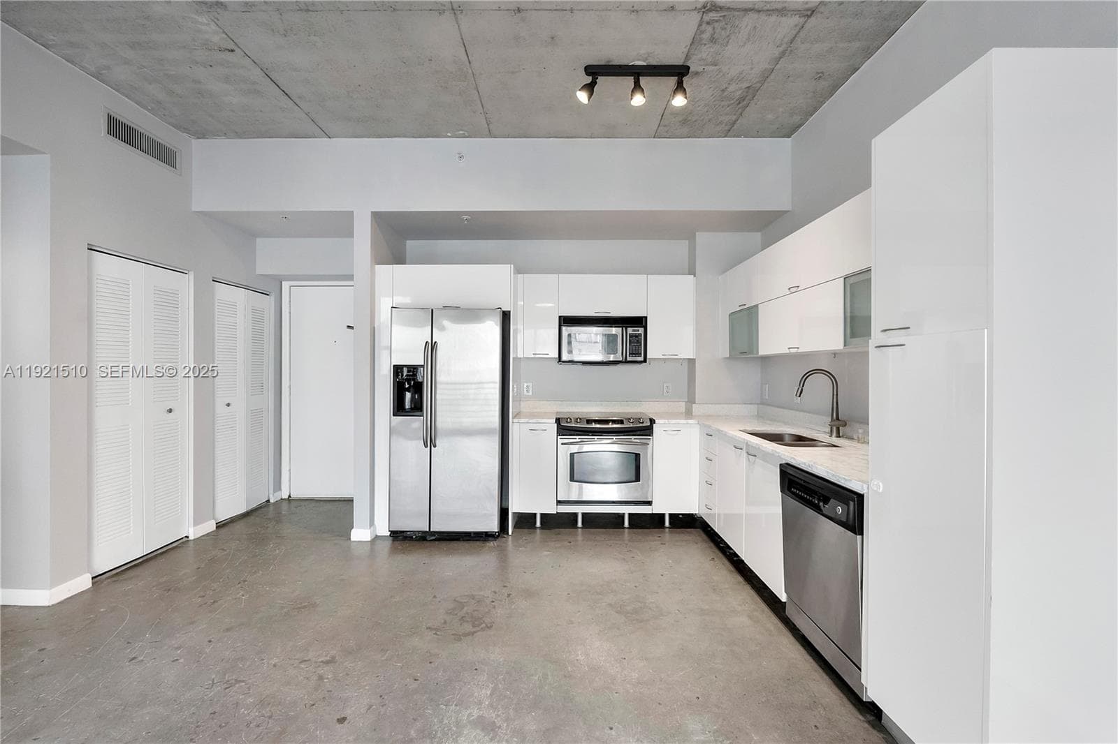 Loft Downtown II · #508 in Miami - Photo 9