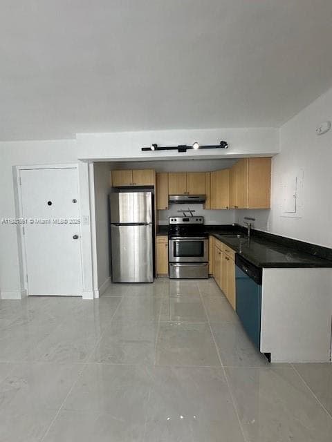 BAYCOURT TOWERS CONDO · #4E in Miami Beach - Photo 2