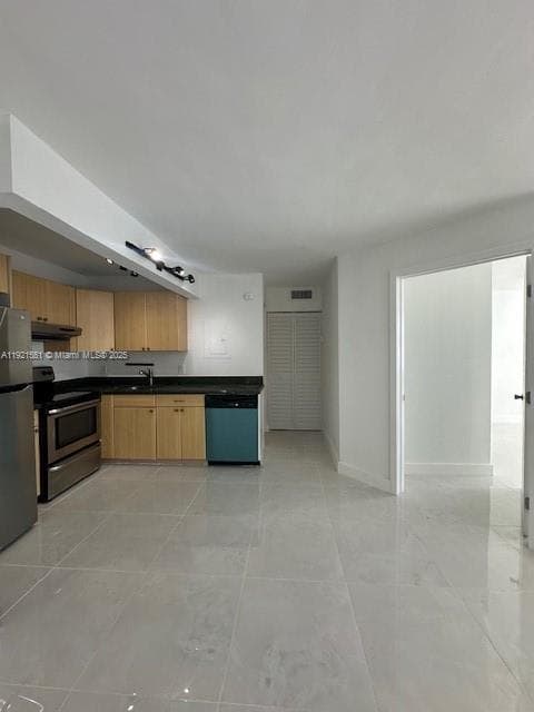 BAYCOURT TOWERS CONDO · #4E in Miami Beach - Photo 3