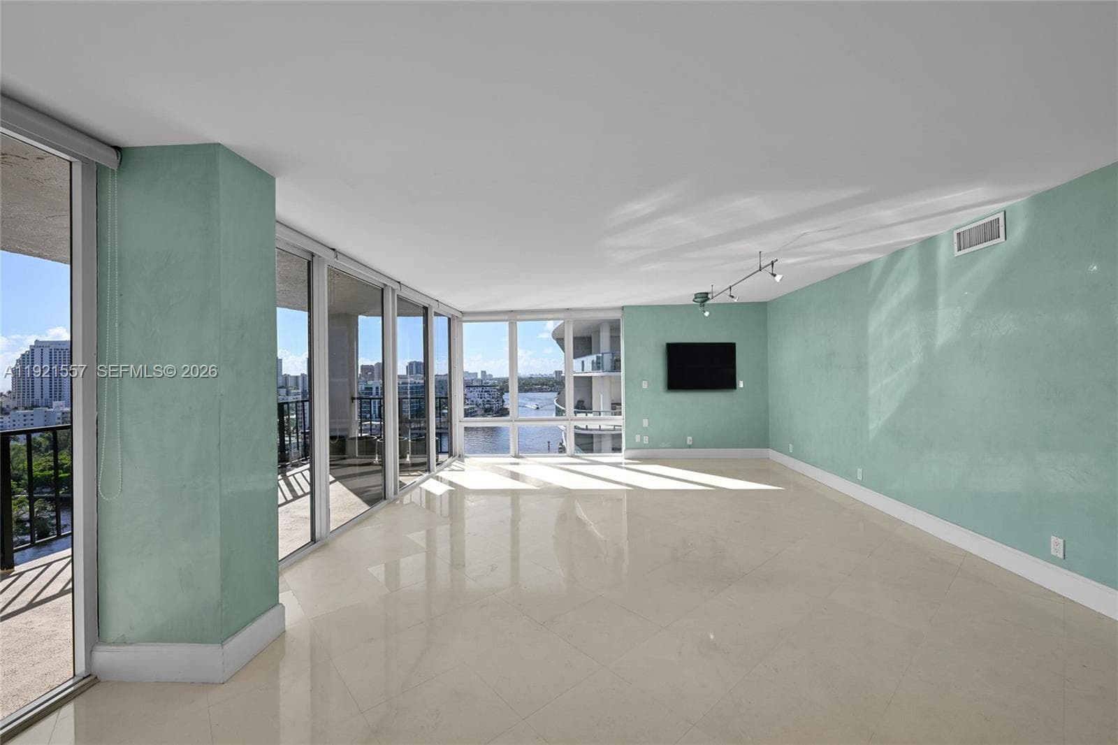 Corinthian · #15H in Fort Lauderdale - Photo 6
