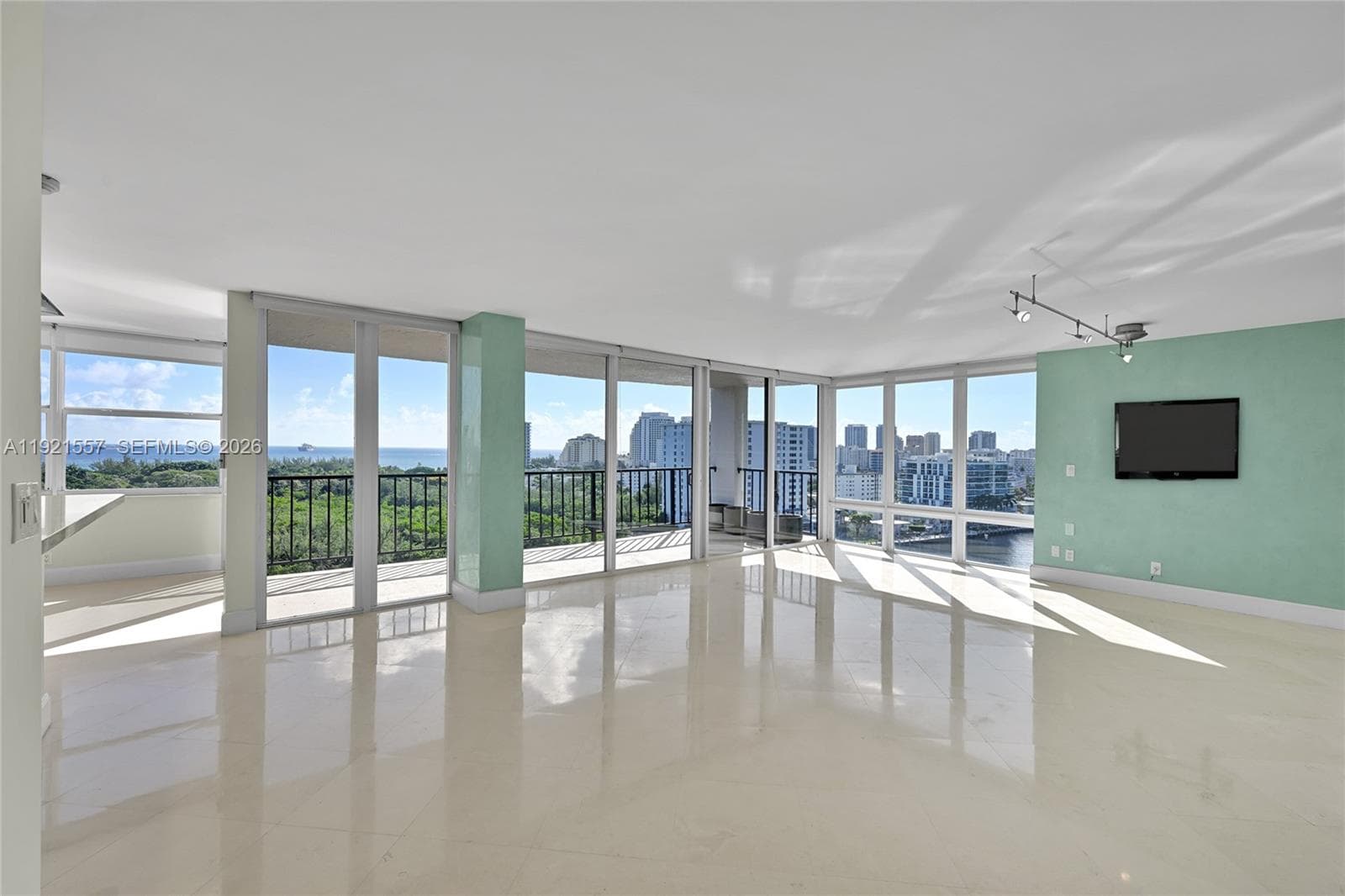 Corinthian · #15H in Fort Lauderdale - Photo 5