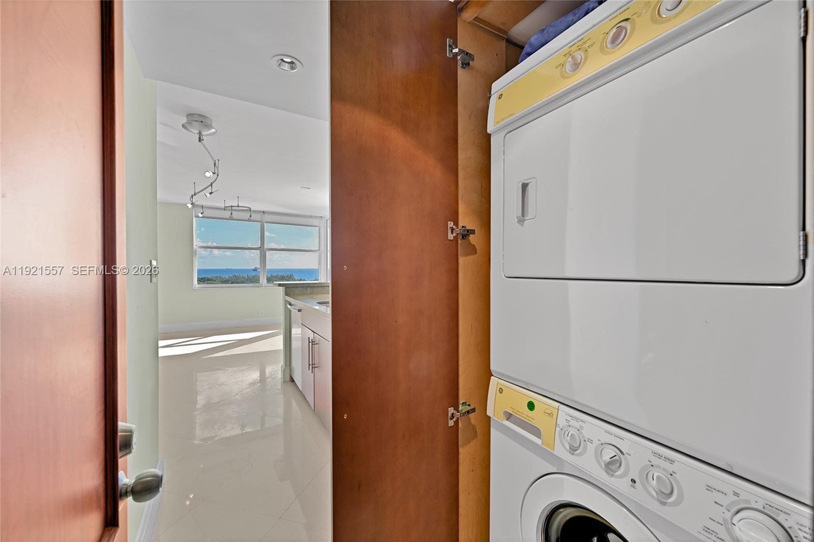 Corinthian · #15H in Fort Lauderdale - Photo 15