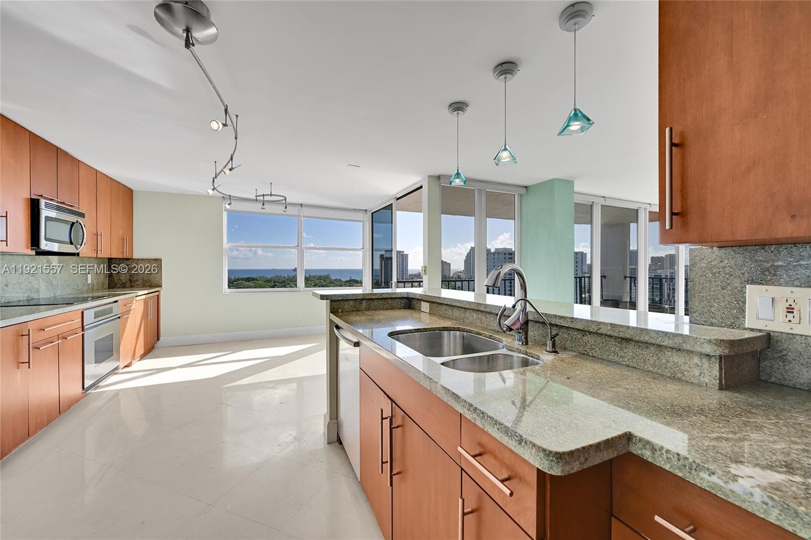 Corinthian · #15H in Fort Lauderdale - Photo 8